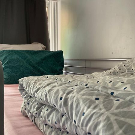 Female-Dortoir Femme -Dorm Shared Room Paris Bobigny Exterior photo