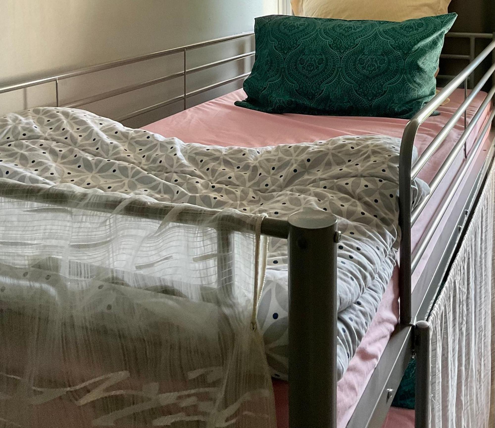Female-Dortoir Femme -Dorm Shared Room Paris Bobigny Exterior photo