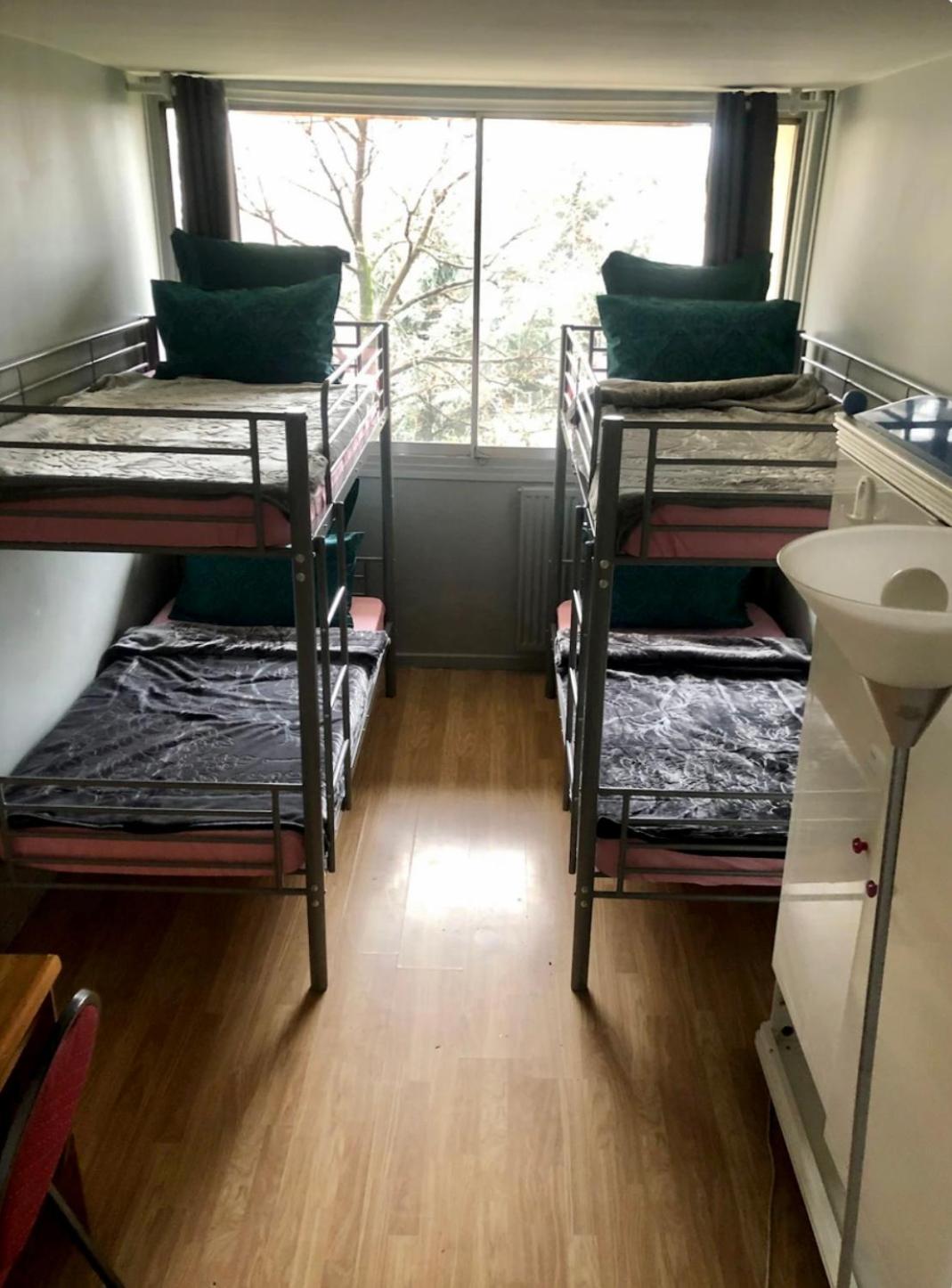 Female-Dortoir Femme -Dorm Shared Room Paris Bobigny Exterior photo
